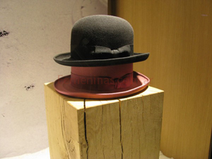 guantes sombreros moda invierno 2009 negro y rosa viejo